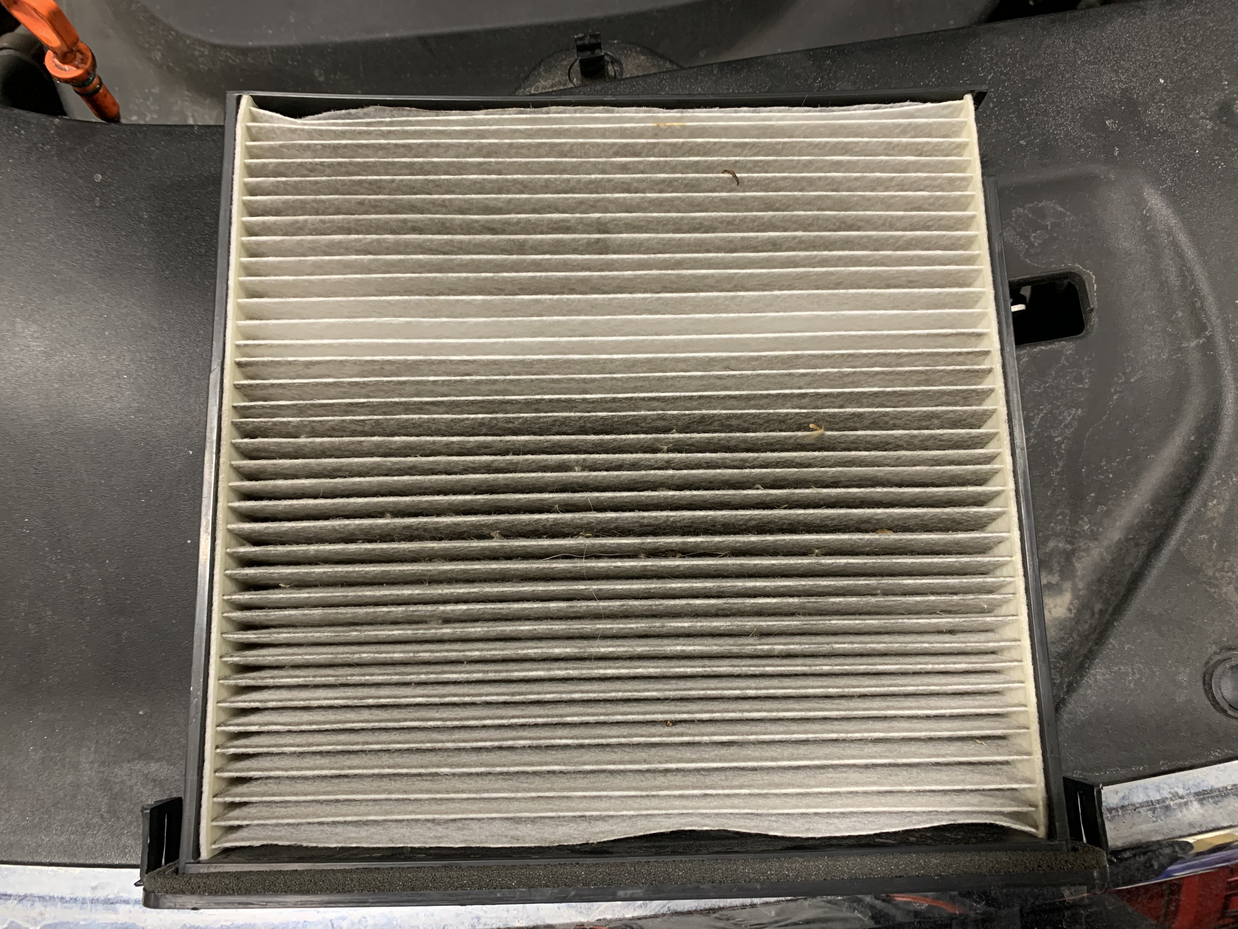 Dirty Cabin Air Filter Replacement | Lou's Car Care Center, Inc.